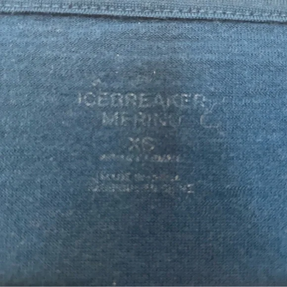 Icebreaker 100% merino long sleeve scoop🌃night - Picture 3 of 5